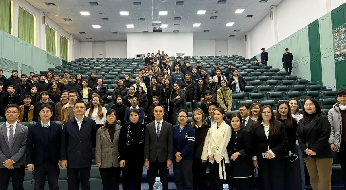 ТДМ 17 – Тұрақты даму мүддесіндегі әріптестік. Фудан университеті ҚазҰУ студенттеріне арналған білім беру мүмкіндіктерін ұсынды. Жасанды интеллект және Big Data кафедрасы